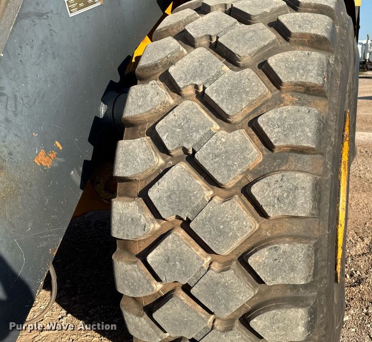 image for item DT6732 2007 John Deere 844J wheel loader