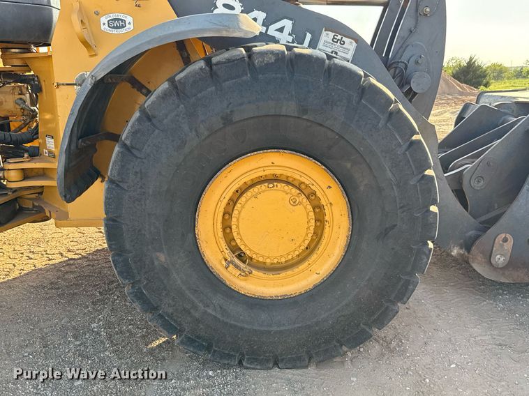 image for item DT6732 2007 John Deere 844J wheel loader