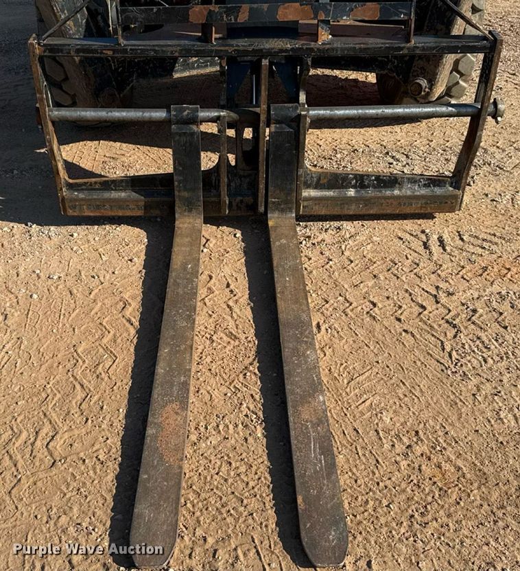 image for item DT6734 2016 JLG Skytrak 10054  telehandler