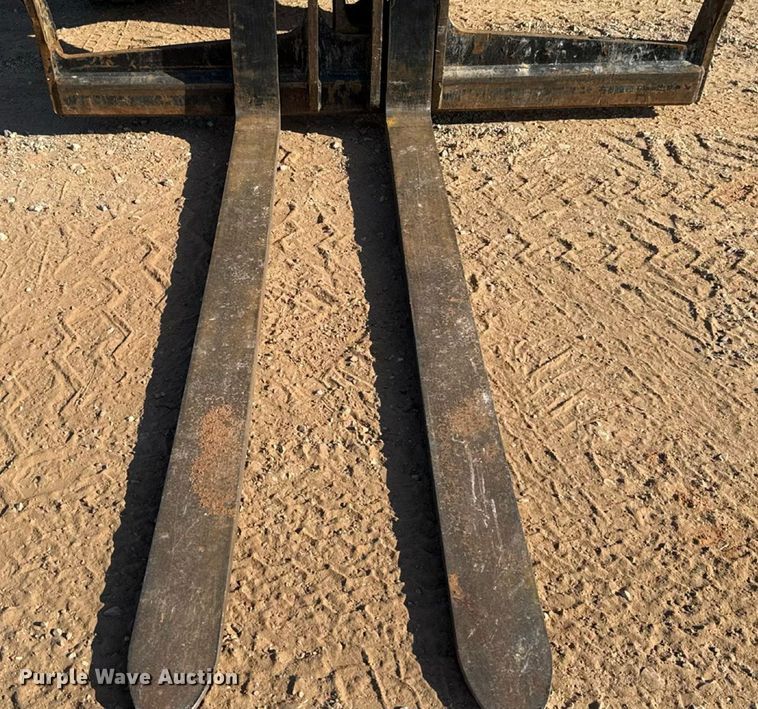 image for item DT6734 2016 JLG Skytrak 10054  telehandler