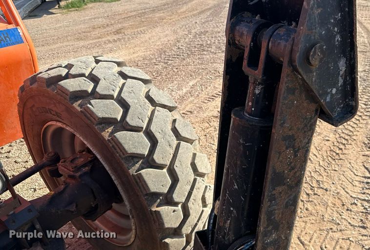 image for item DT6734 2016 JLG Skytrak 10054  telehandler