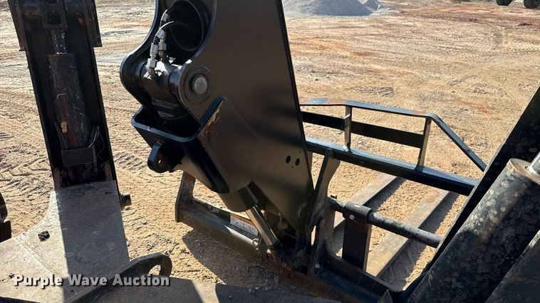 image for item DT6734 2016 JLG Skytrak 10054  telehandler