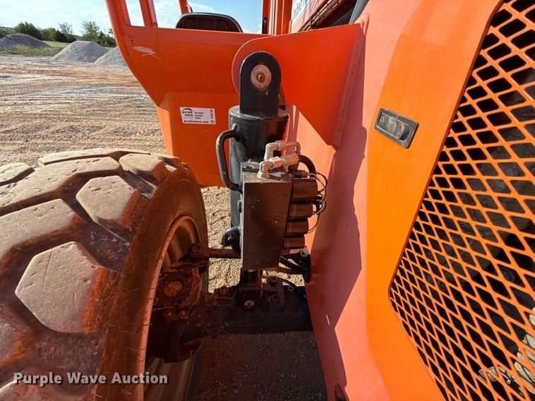 image for item DT6734 2016 JLG Skytrak 10054  telehandler