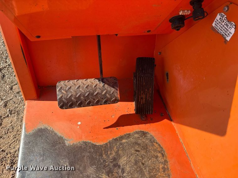 image for item DT6734 2016 JLG Skytrak 10054  telehandler