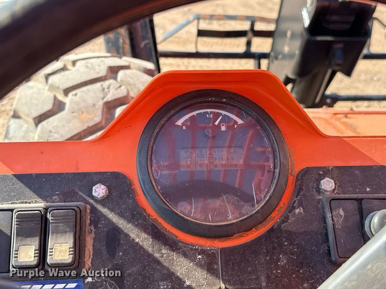 image for item DT6734 2016 JLG Skytrak 10054  telehandler