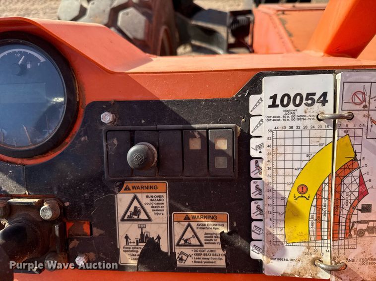 image for item DT6734 2016 JLG Skytrak 10054  telehandler