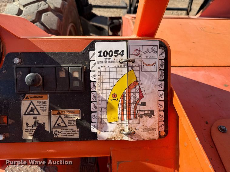 image for item DT6734 2016 JLG Skytrak 10054  telehandler