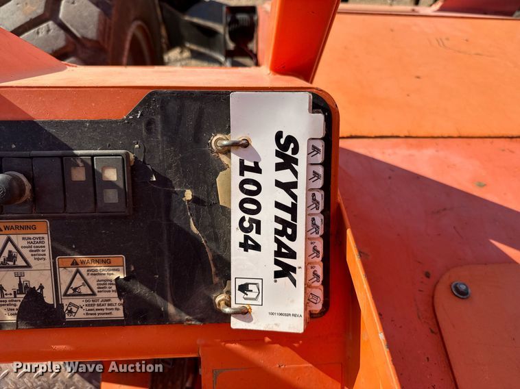 image for item DT6734 2016 JLG Skytrak 10054  telehandler