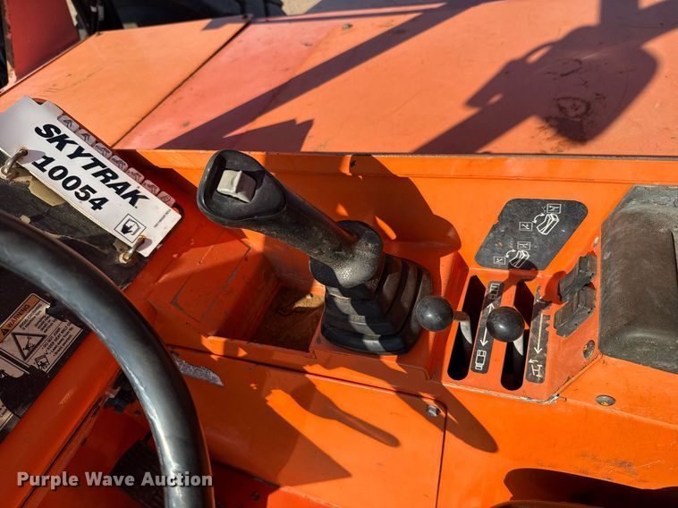 image for item DT6734 2016 JLG Skytrak 10054  telehandler