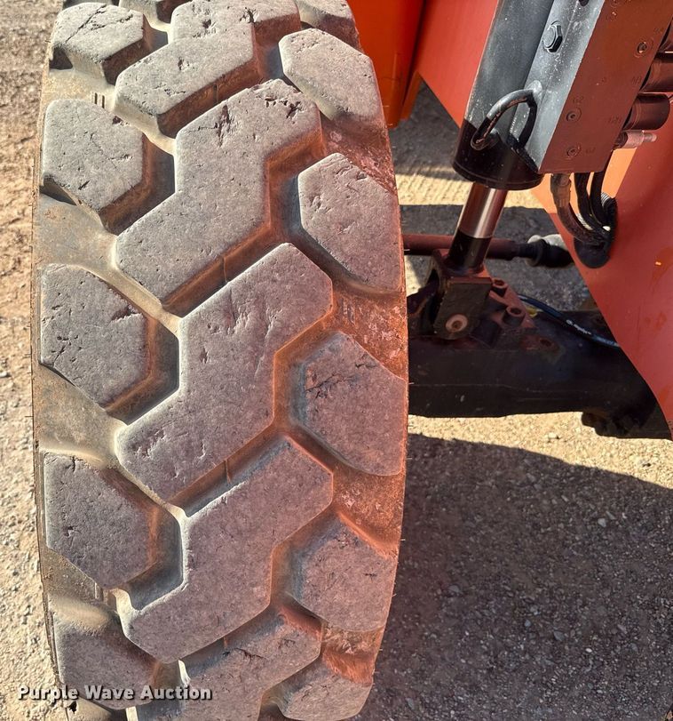 image for item DT6734 2016 JLG Skytrak 10054  telehandler