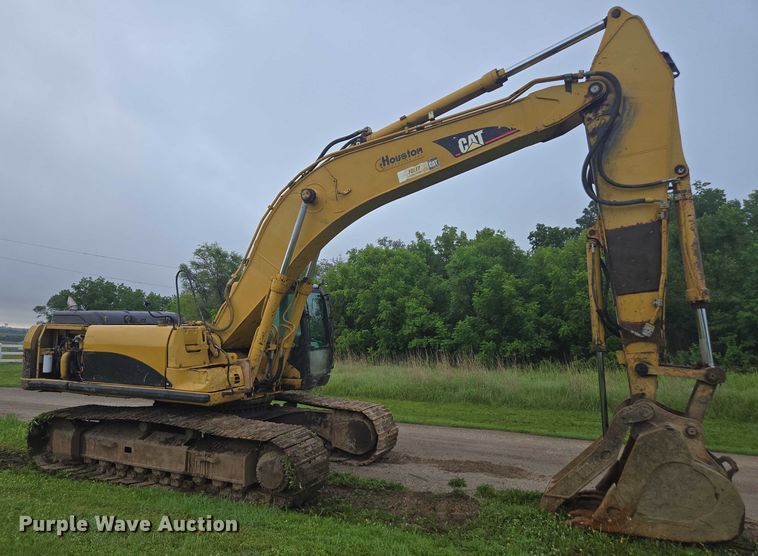 image for item DU7825 2005 Caterpillar 330CL excavator