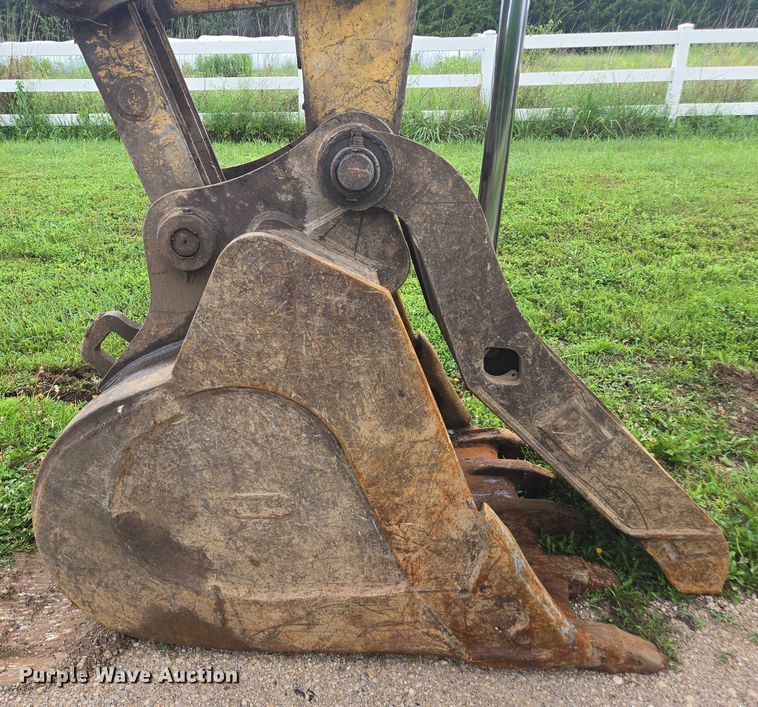 image for item DU7825 2005 Caterpillar 330CL excavator