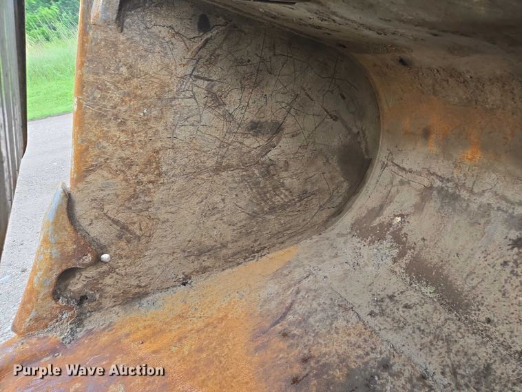 image for item DU7825 2005 Caterpillar 330CL excavator