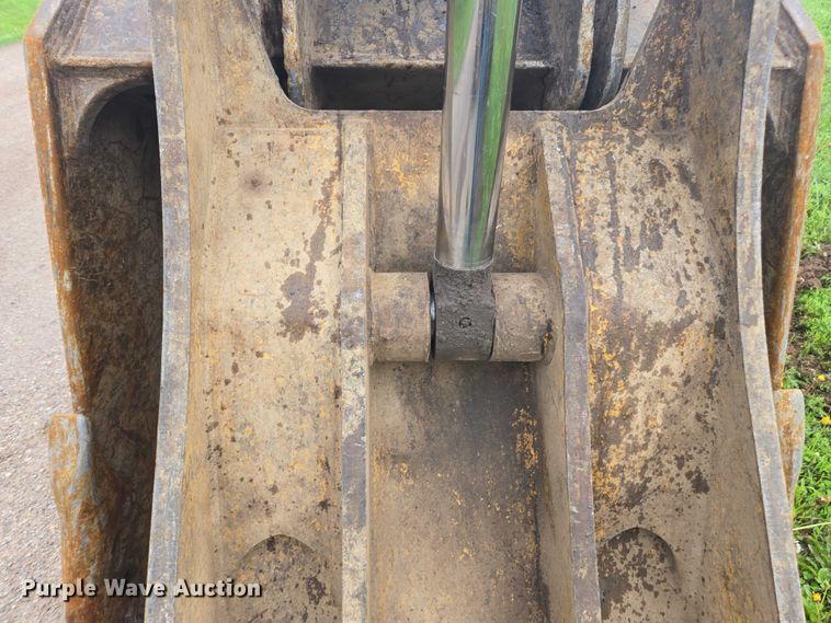 image for item DU7825 2005 Caterpillar 330CL excavator