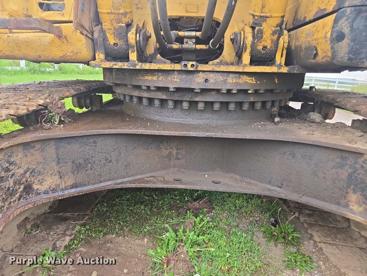 image for item DU7825 2005 Caterpillar 330CL excavator