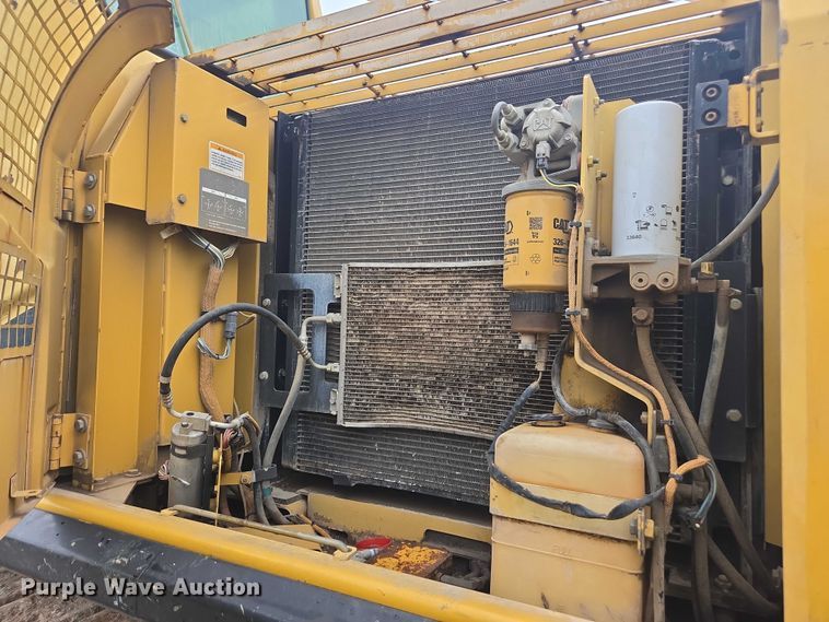 image for item DU7825 2005 Caterpillar 330CL excavator