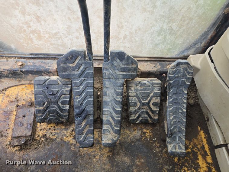 image for item DU7825 2005 Caterpillar 330CL excavator