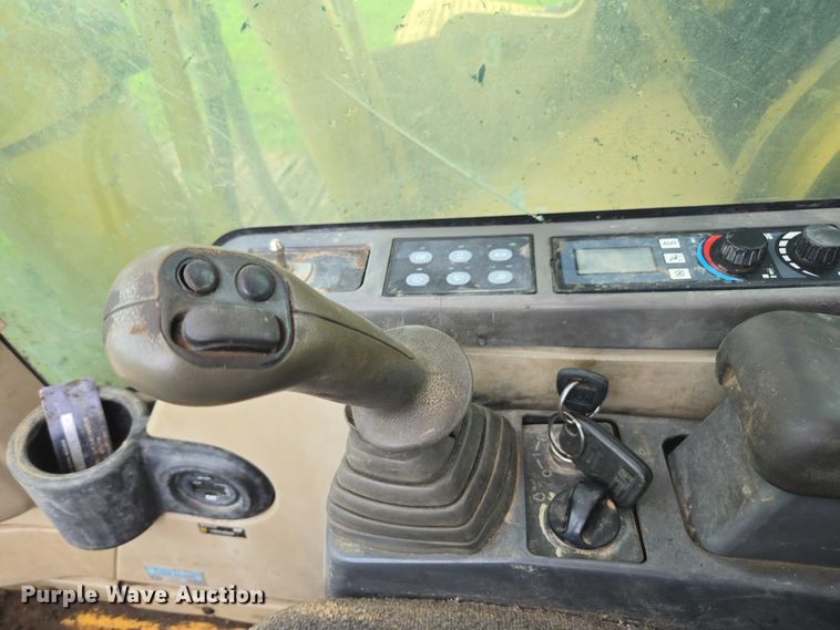 image for item DU7825 2005 Caterpillar 330CL excavator