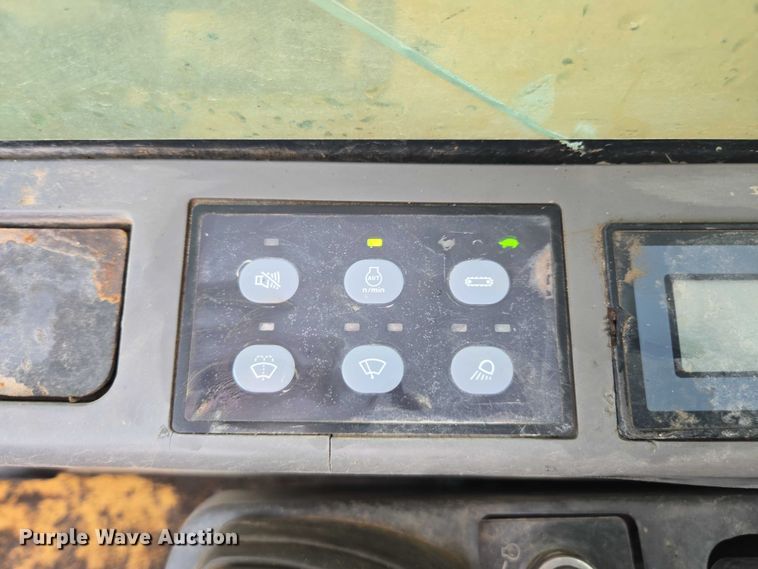 image for item DU7825 2005 Caterpillar 330CL excavator