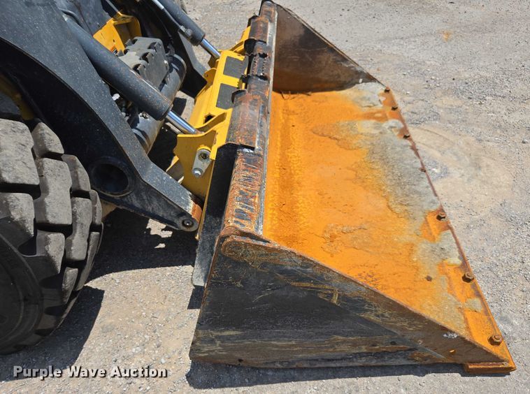 image for item DU7922 2023 John Deere 320G skid steer loader