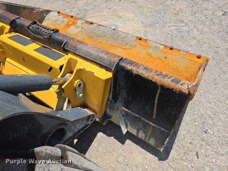 image for item DU7922 2023 John Deere 320G skid steer loader