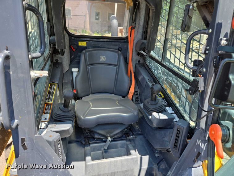 image for item DU7922 2023 John Deere 320G skid steer loader