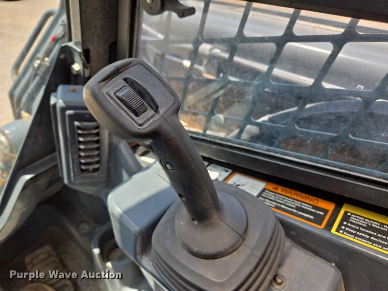 image for item DU7922 2023 John Deere 320G skid steer loader