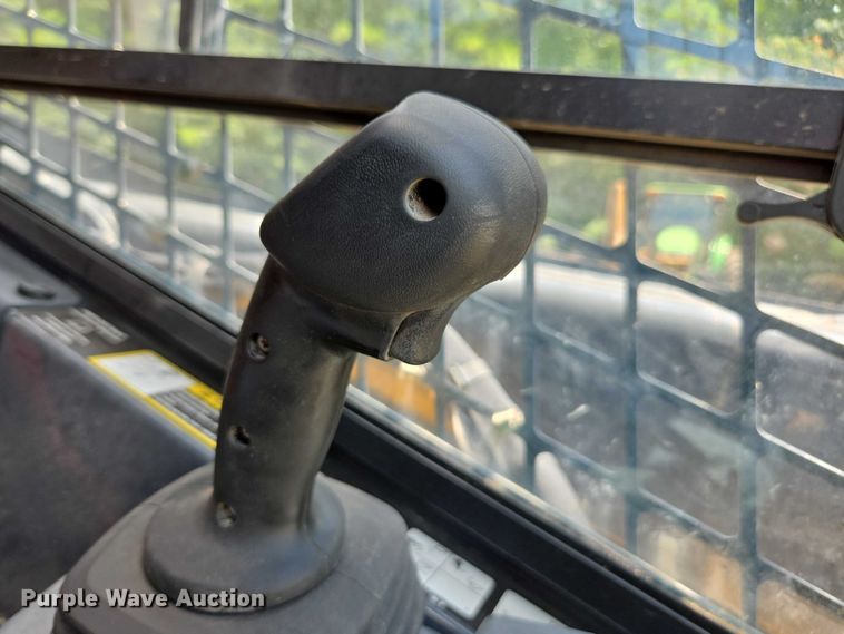 image for item DU7922 2023 John Deere 320G skid steer loader