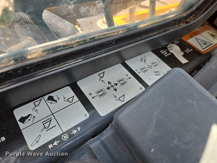 image for item DU7922 2023 John Deere 320G skid steer loader