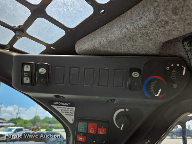 image for item DU7922 2023 John Deere 320G skid steer loader