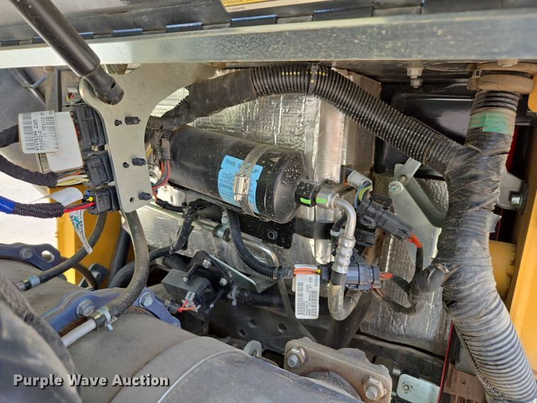 image for item DU7922 2023 John Deere 320G skid steer loader