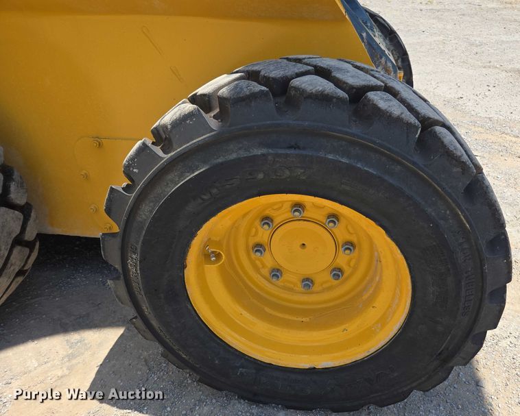 image for item DU7922 2023 John Deere 320G skid steer loader