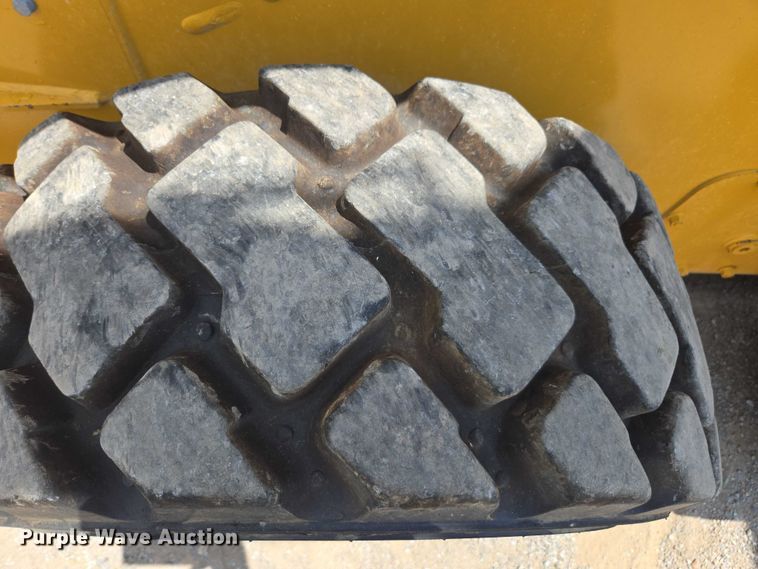 image for item DU7922 2023 John Deere 320G skid steer loader