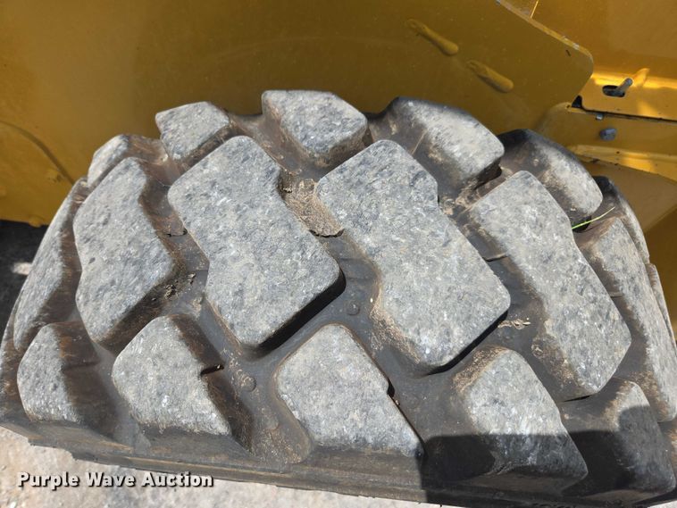 image for item DU7922 2023 John Deere 320G skid steer loader