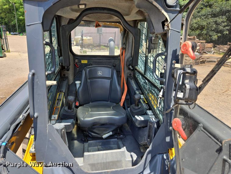image for item DU7923 2023 John Deere 320G skid steer loader