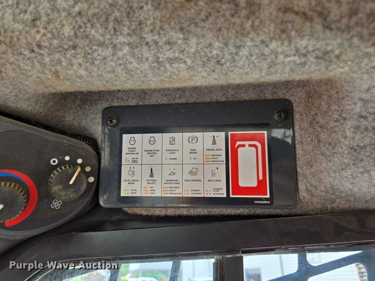 image for item DU7923 2023 John Deere 320G skid steer loader