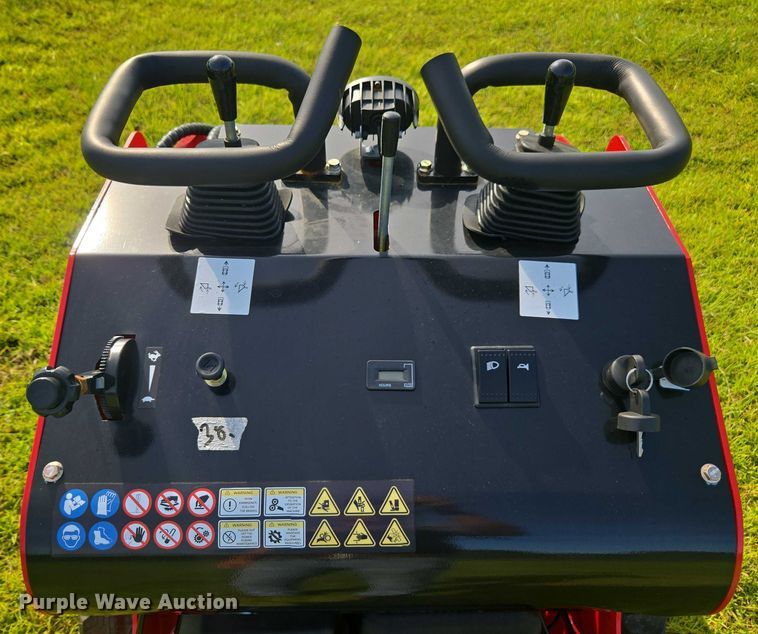 image for item DU7926 Rippa NDI625 compact utility loader