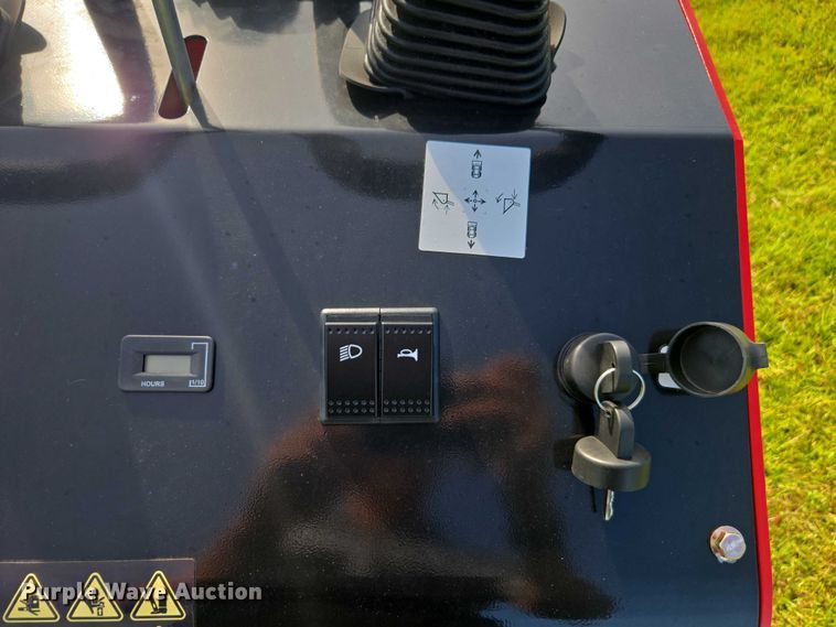 image for item DU7926 Rippa NDI625 compact utility loader