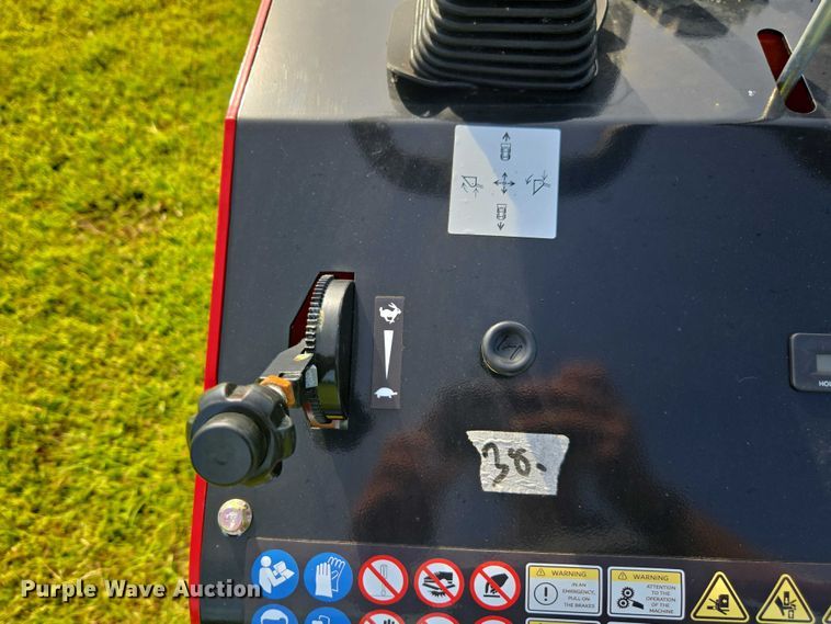 image for item DU7926 Rippa NDI625 compact utility loader