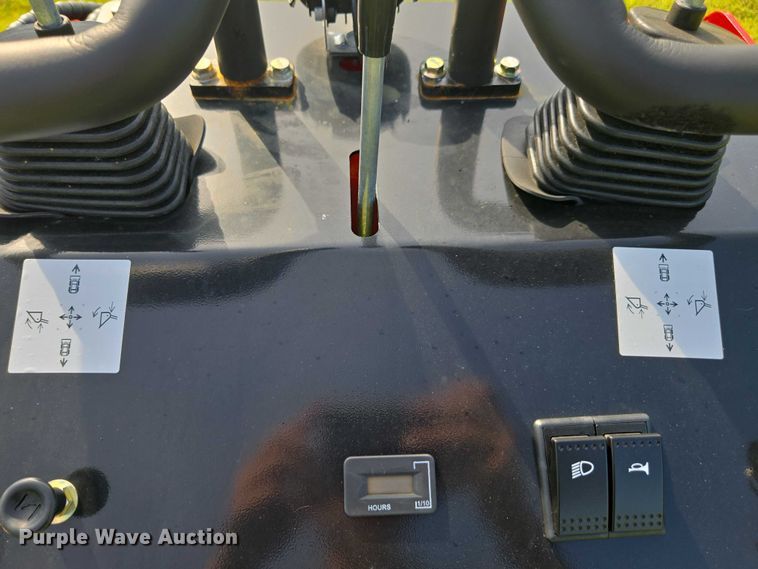 image for item DU7926 Rippa NDI625 compact utility loader