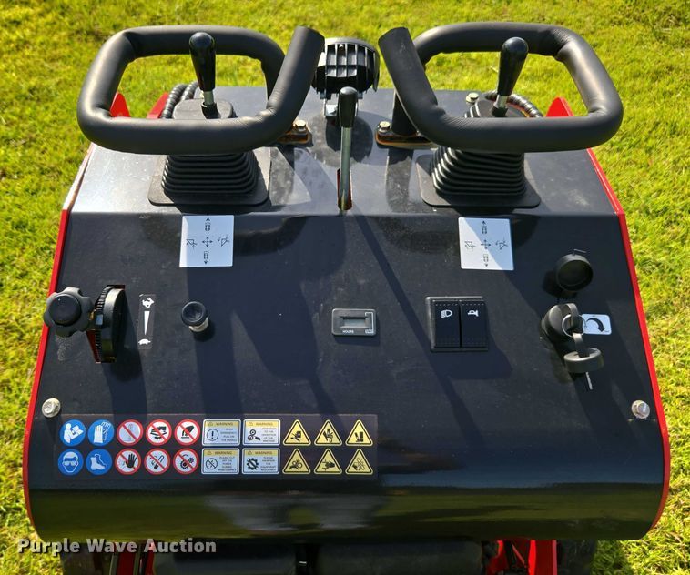 image for item DU7927 Rippa NDI625 compact utility loader