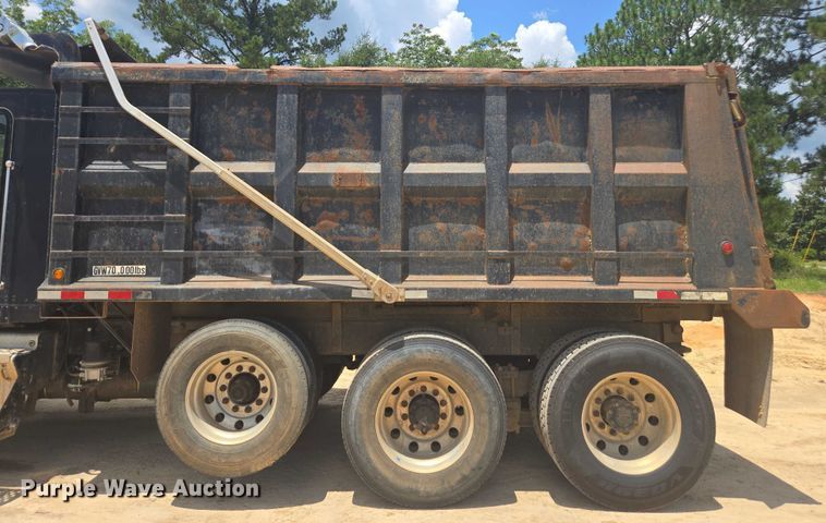 image for item DU7928 1999 Kenworth T800 dump truck