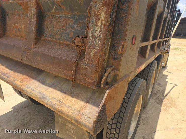 image for item DU7928 1999 Kenworth T800 dump truck