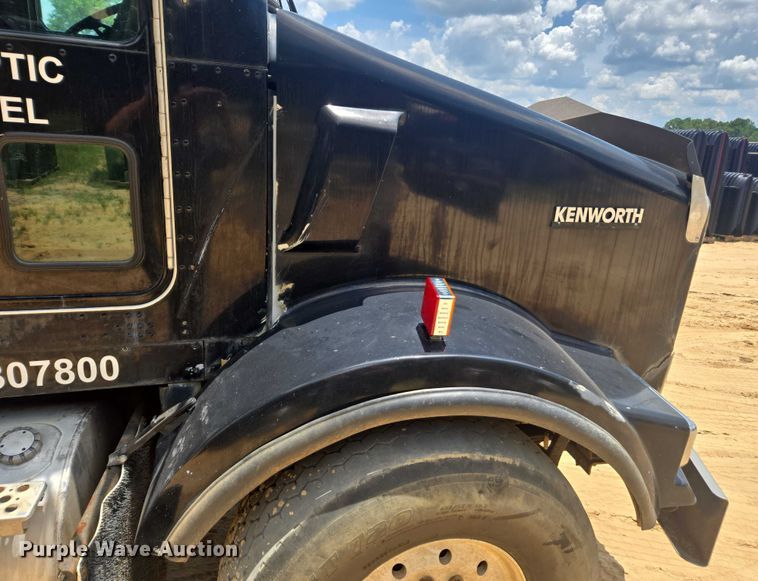 image for item DU7928 1999 Kenworth T800 dump truck