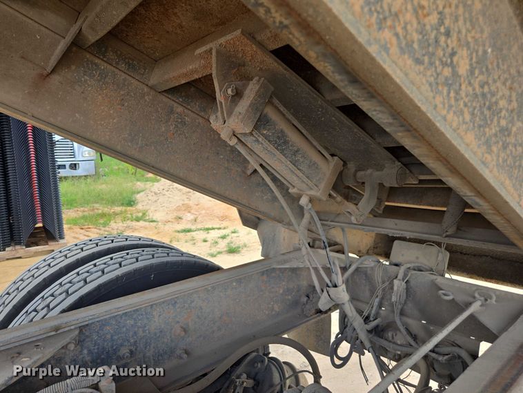 image for item DU7928 1999 Kenworth T800 dump truck