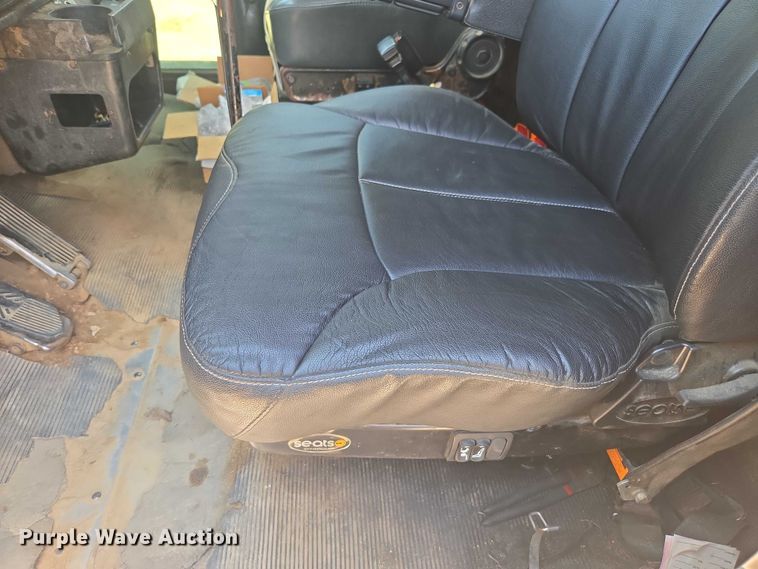 image for item DU7928 1999 Kenworth T800 dump truck