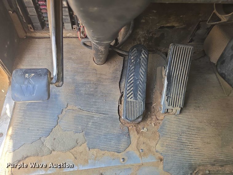 image for item DU7928 1999 Kenworth T800 dump truck