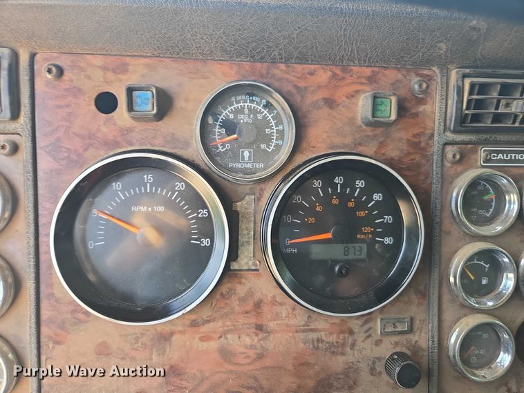 image for item DU7928 1999 Kenworth T800 dump truck