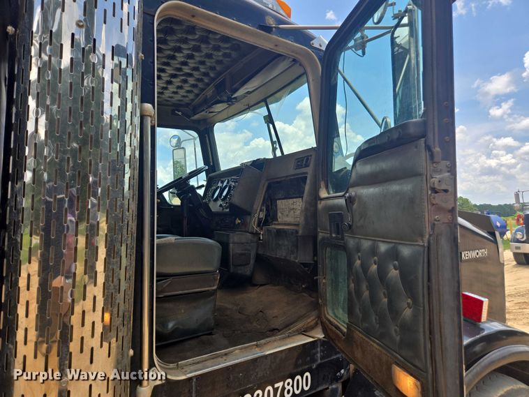 image for item DU7928 1999 Kenworth T800 dump truck