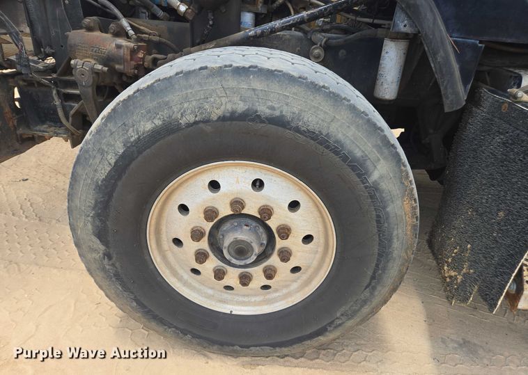 image for item DU7928 1999 Kenworth T800 dump truck